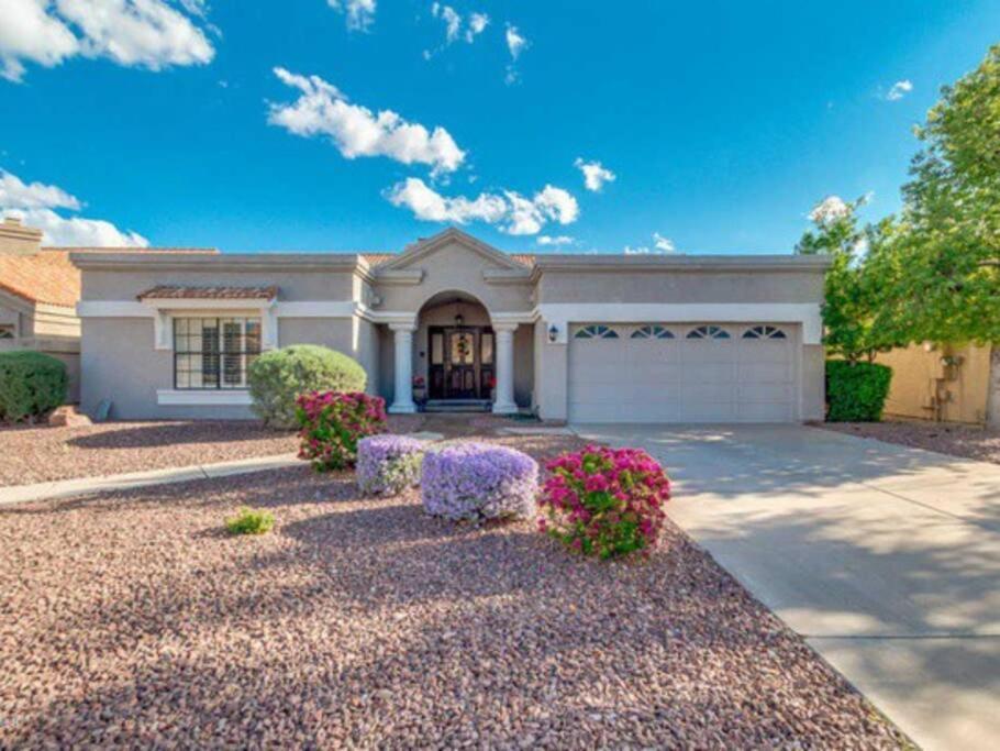 Your Perfect Find With Heated Pool Holiday home Phoenix
